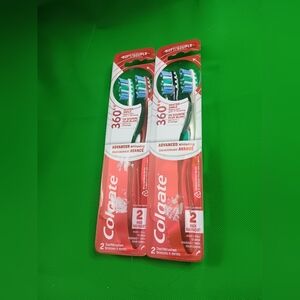 Colgate 360 Advanced Toothbrush Bundle 4 Brushes NEW